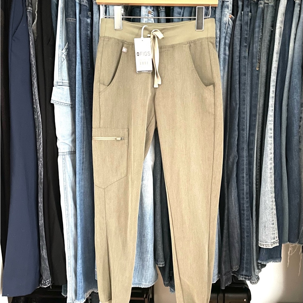 FIGS Heather Olive XXS Zamora Jogger New with tags!